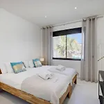 Brand New Gorgeous 2 Bed At Hills! *