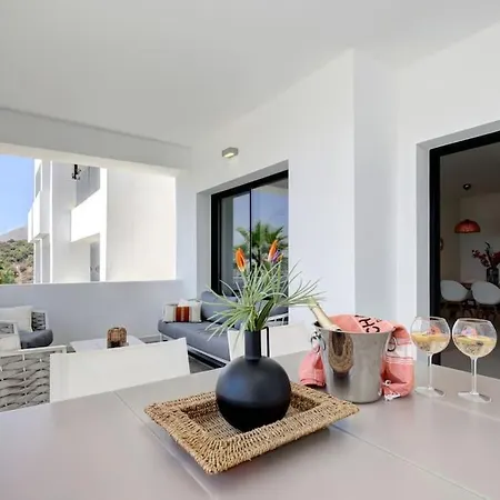 Brand New Gorgeous 2 Bed At Hills! * Estepona