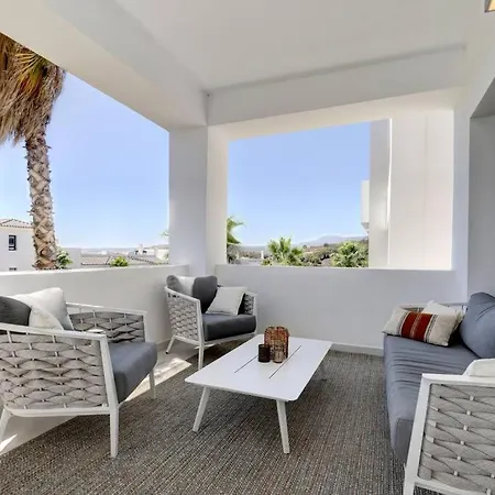 Brand New Gorgeous 2 Bed At Hills! *